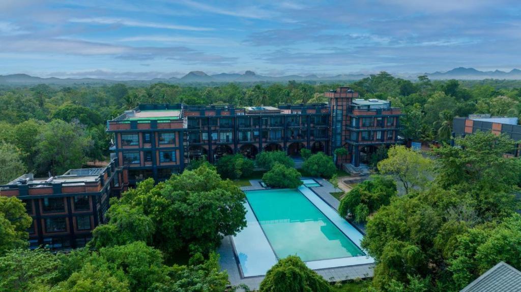 Covanro Sigiriya - Brand New Luxury Hotel ภายนอก รูปภาพ