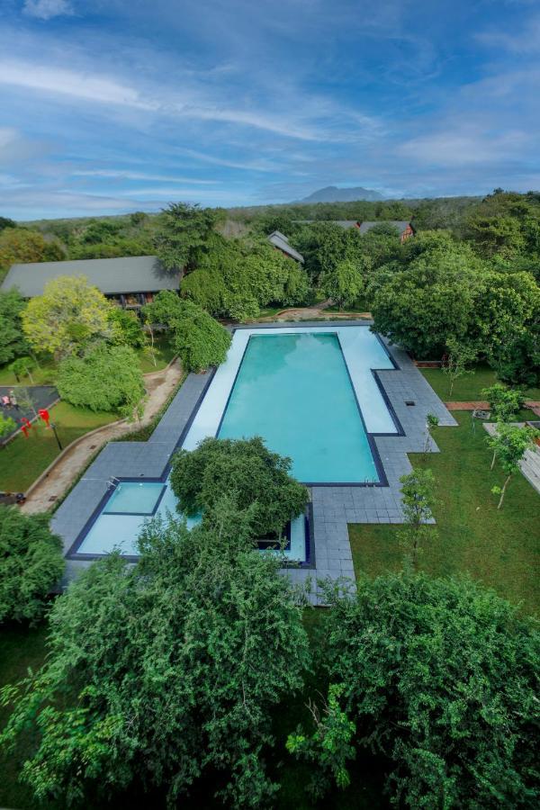 Covanro Sigiriya - Brand New Luxury Hotel ภายนอก รูปภาพ
